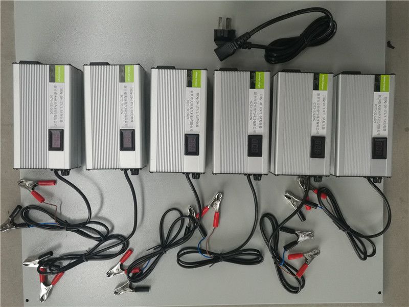 17V 1.5A 锂电池充电机