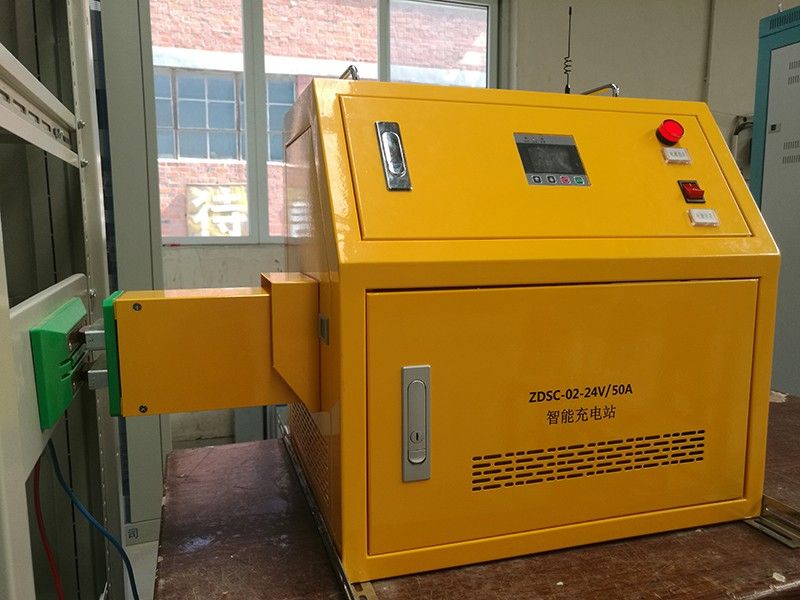 液晶屏自动伸缩充电站24V 50A