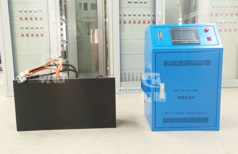 24V 100A智能伸缩充电机